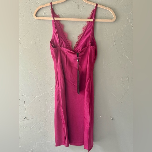 Silky Mini Dress🌺 - Picture 3 of 3